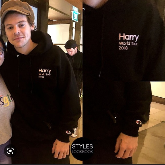 Harry styles live on tour merchandise hoodie 2018 - Picture 3 of 10